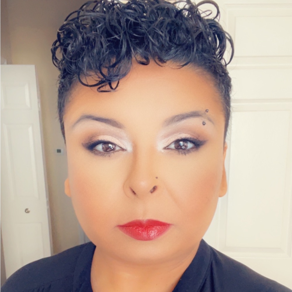 Meet your Posher, Luna